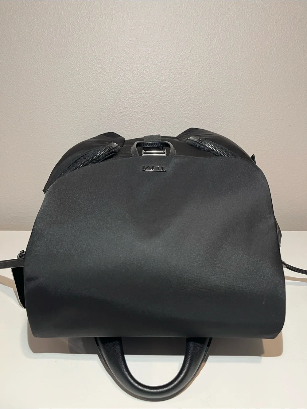 Tumi •15 0h
